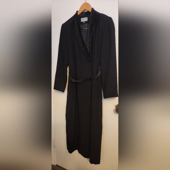 Kasper Elegant Black Long Sleeve Dress with Textured Trim - Picture 4 of 6